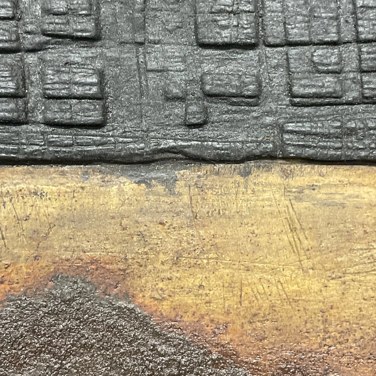 Grid surface detail