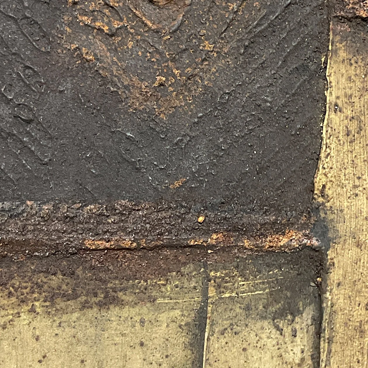 Gritty surface detail
